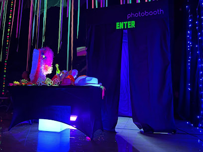 Black Light Booth