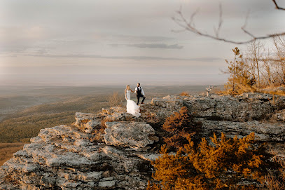 Boston Mountain Photo - Arkansas Elopement & Wedding Photographer