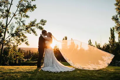 Clara Jay Photo | Spokane Wedding Photographer