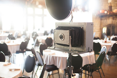 Clique It Photo Booth