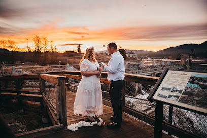 Earthbound Couples- CDA Idaho elopement and wedding photographer