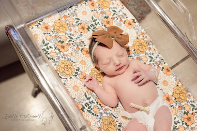 Janelle McDonnell Motherhood Photography