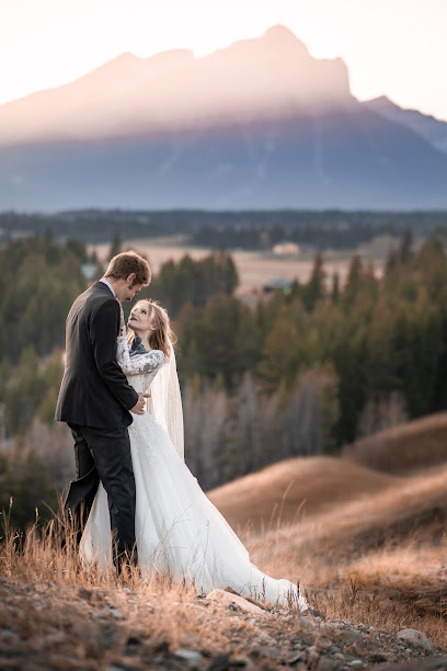 Kalla Ramberg Photography (Alberta Weddings + Elopements)