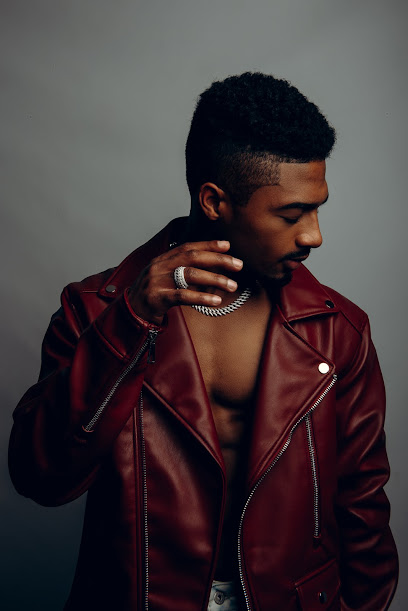 London Mahogany: Celebrity-Style Portrait Photographer