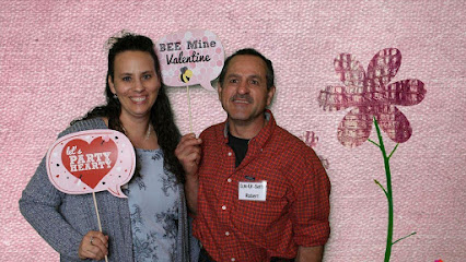 Luv-Ur-Selfy Modern Photo Booth