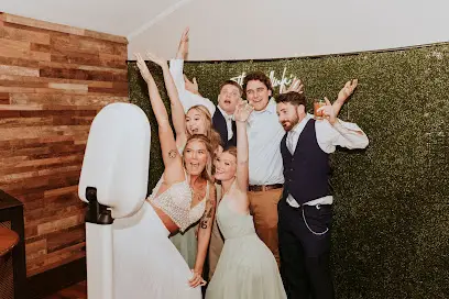 Modern Touch Photo Booths