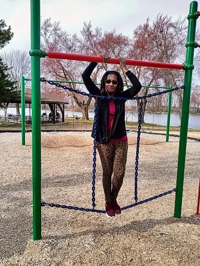 Ms.B&apos;s photography and Ordained minister (MBSPOM)