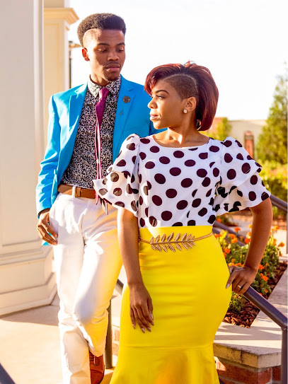 NaTeneshia Renée Photography and Design