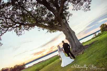 Naturally Chic Photography