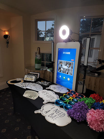 Selfie Time Photo Booth Rental - CT