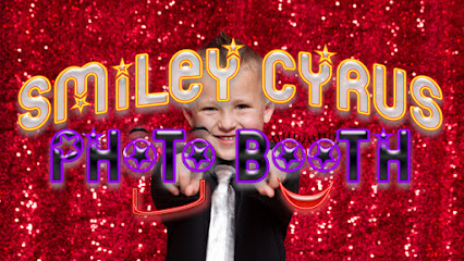Smiley Cyrus Photo Booth