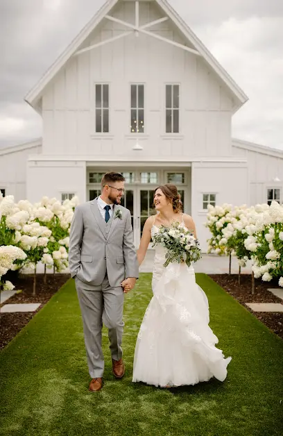 W Photography | Cedar Rapids + Iowa Wedding Photographer