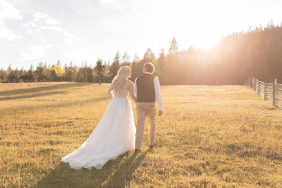 White Barn Ranch | Sandpoint Wedding Venue